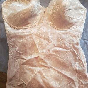 Bali Bra/Shaping Corset 38DD EUC